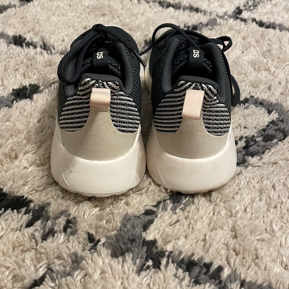 Adidas Float - image 3